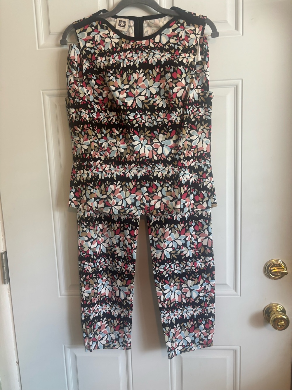 Anne Klein Floral Artsy Spring Print Two-Piece Pantsuit, Size 10